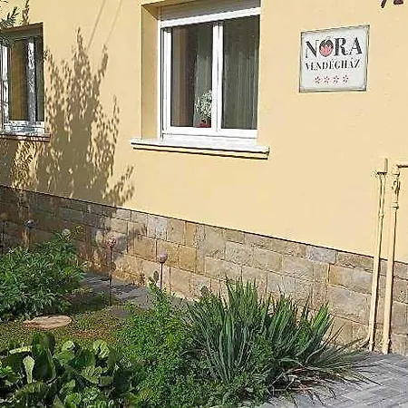 Nora Vendeghaz Holiday home Heviz