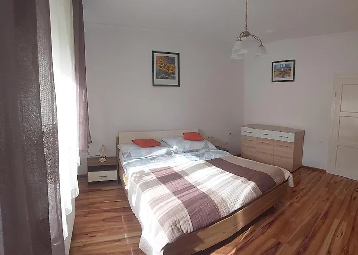 Nora Vendeghaz Semesterbostad *