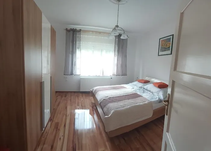 Nora Vendeghaz Hévíz